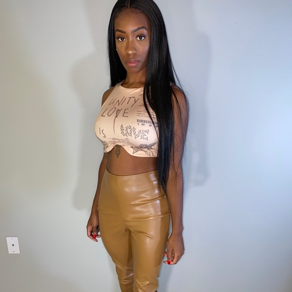 Love Graphic cropped top - Picture 4 of 13